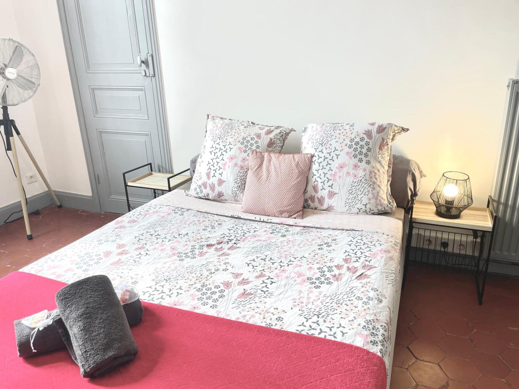 Le Palace Carcassonne Ngoại thất bức ảnh